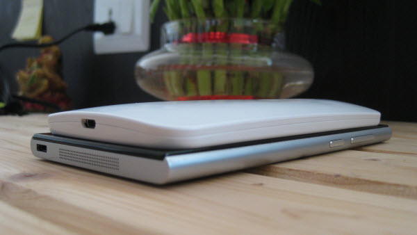 curved design of 2nd generation moto g