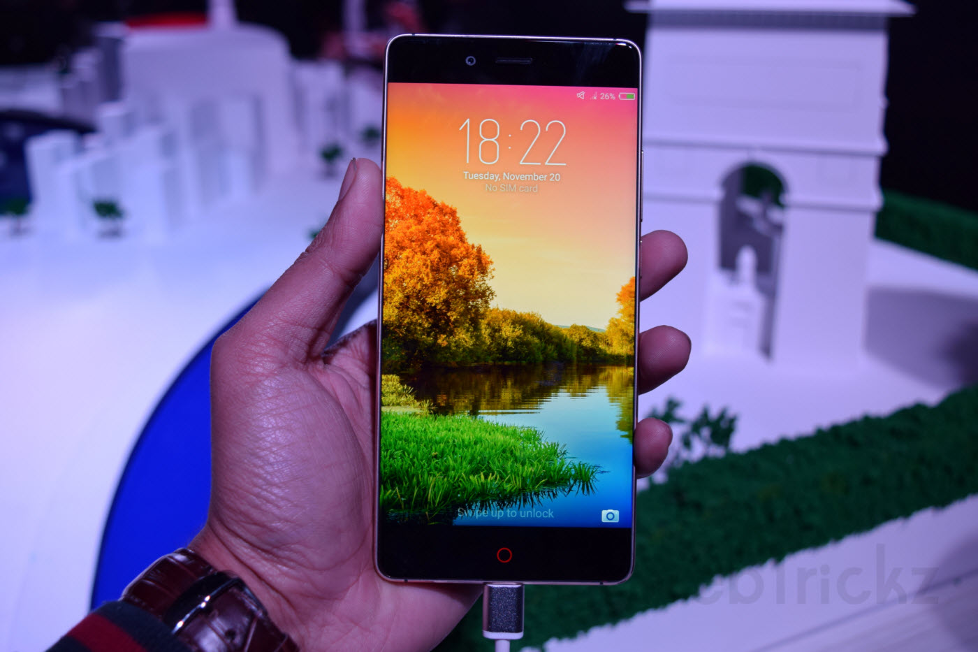 Bezel-less display