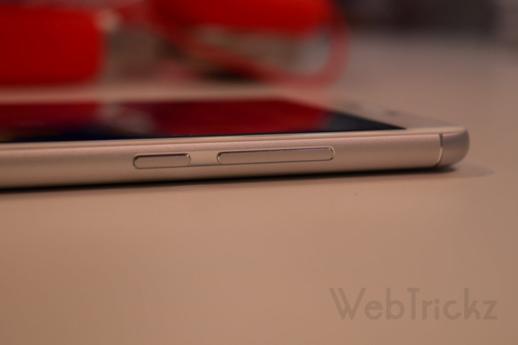 Meizu M3 Note power and volume buttons
