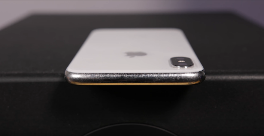 iPhone X scratches