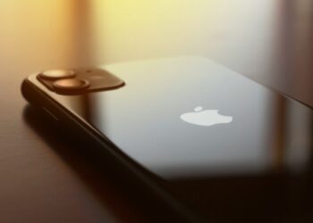 black iphone 11