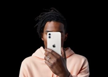 iPhone 12 white